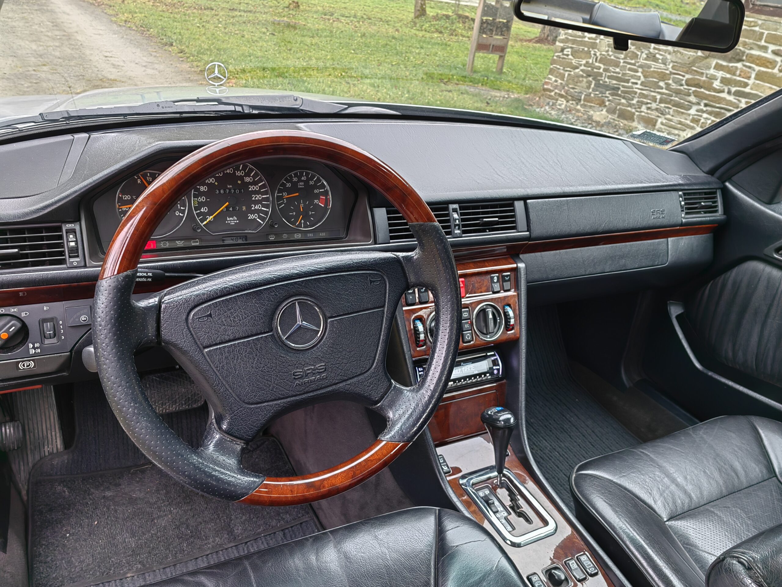 Mercedes C124